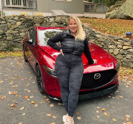 Sophie Turner naked pornstar pics