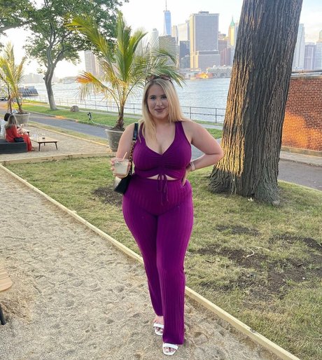 Sophie Turner exclusive model galleries