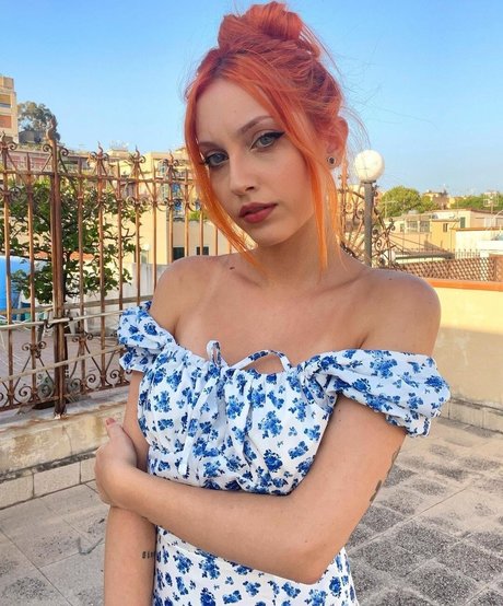 Mona Schon pornstar photos