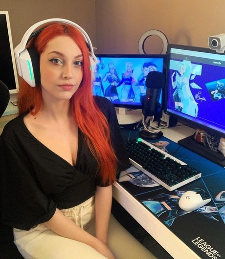 Mona Schon xxx actress pictures