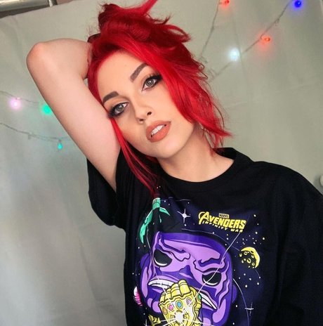 Mona Schon nude model photos