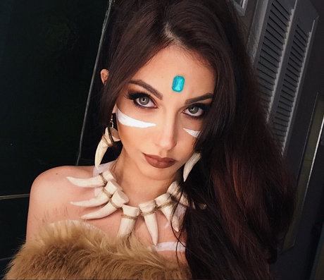 Mona Schon porn actress pics