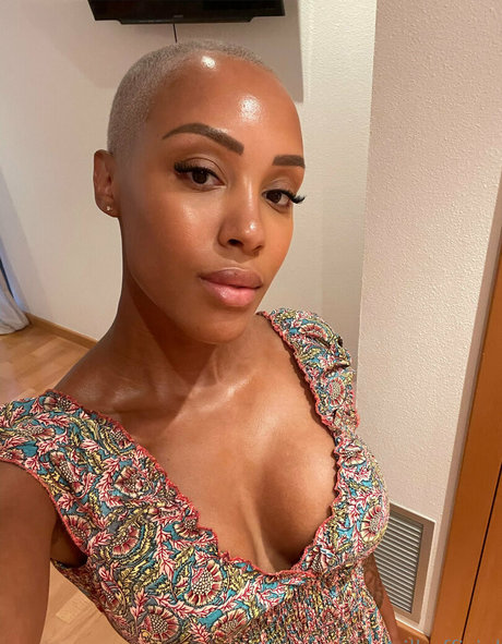 Noemilk model nudes photo