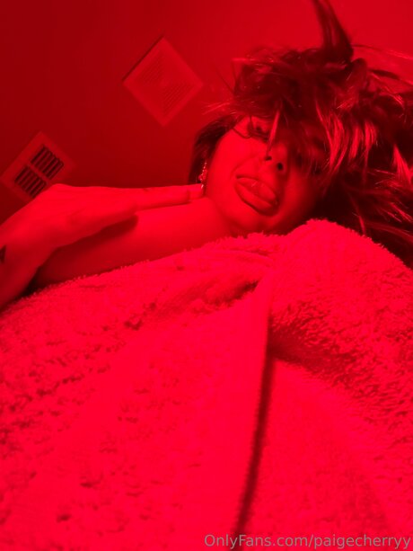 Paigecherryy pornstar hot pic