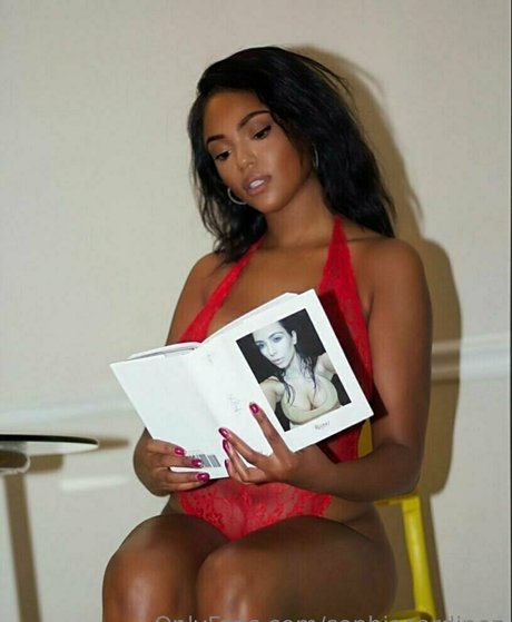 sophiacardinez actress pics