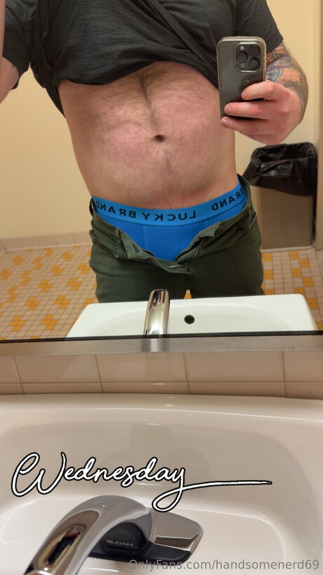 Handsomenerd69 high quality pornstar picture