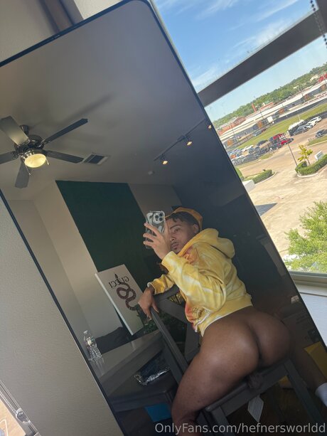 Hefnersworldd high quality star picture