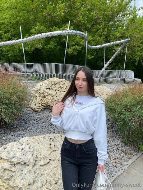 Emily Sweet top model image