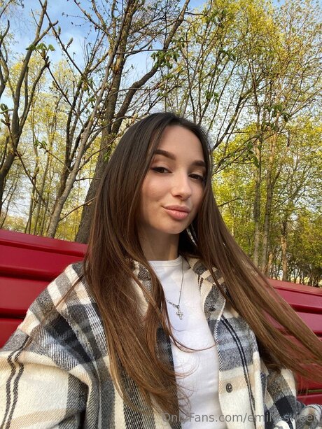 Emily Sweet model erotic picture