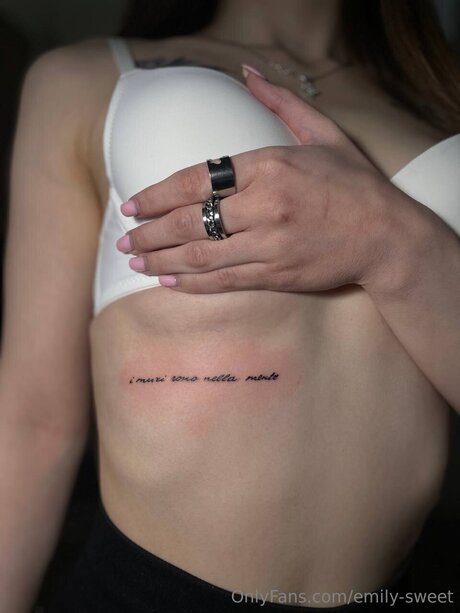 Emily Sweet pornstar high quality pics