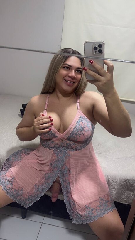 Emilygpuk model high quality images