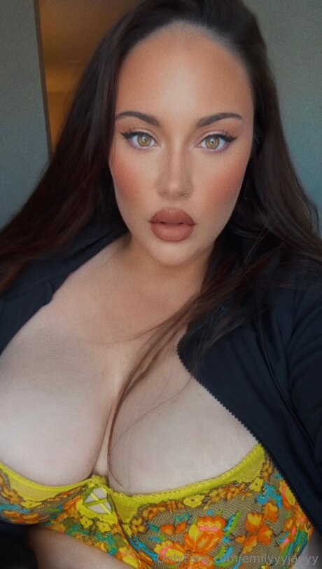 Emilyyyjayyy pornstar hot images