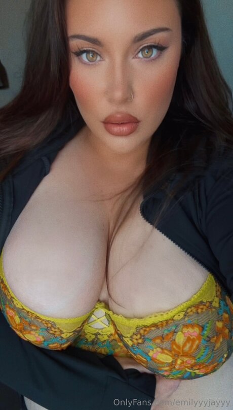 Emilyyyjayyy erotic star image