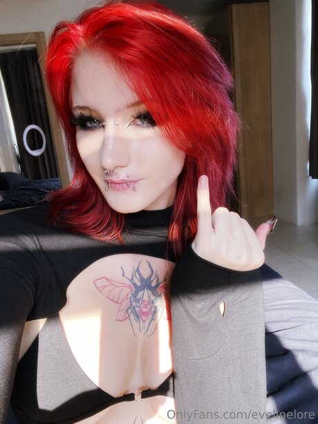 Evelinelore pornstar adult image