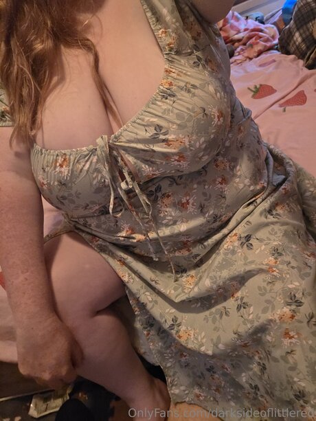 Darksideoflittlered hot star galleries