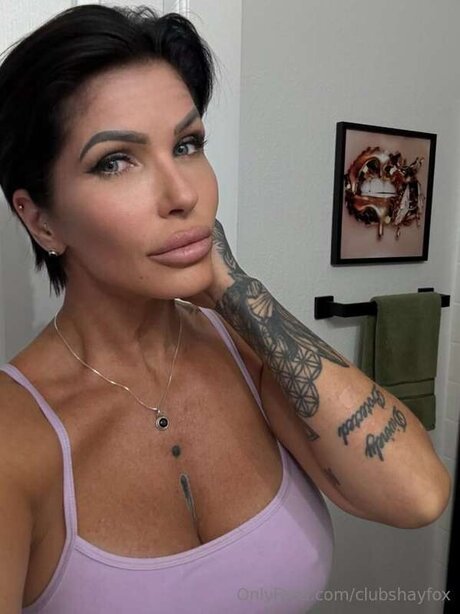 Clubshayfox model hd photos