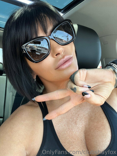 Clubshayfox model perfect pics