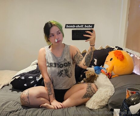 Bomb Shell Babe top pornstar img