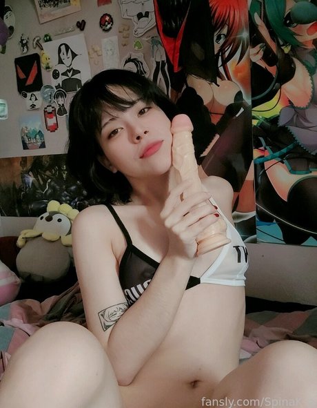 SpinaK a exclusive actress pictures