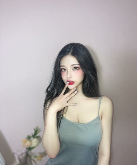 Garumrum_ model beautiful archive