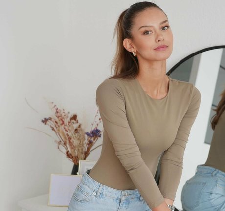 celebrity male onlyfans beautiful nude pic