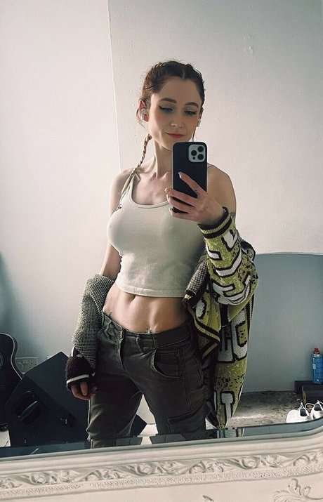 Janet Devlin pornstar pretty photos