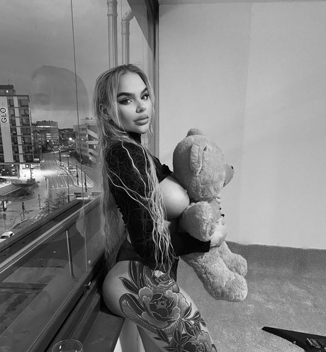 milanasw model high quality picture