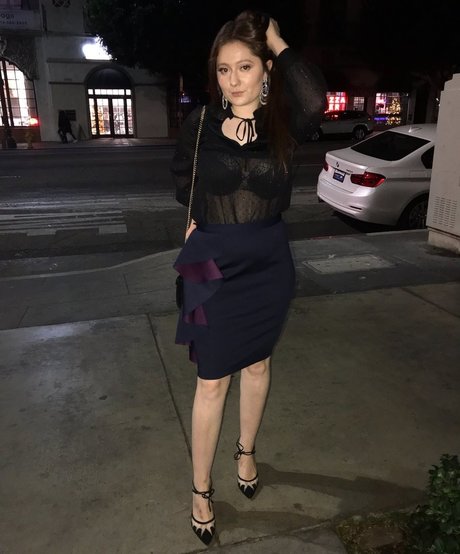 Emma Kenney star sex photos