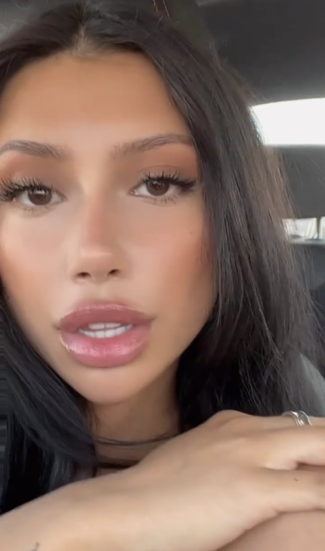 Merk Twain beautiful model pics