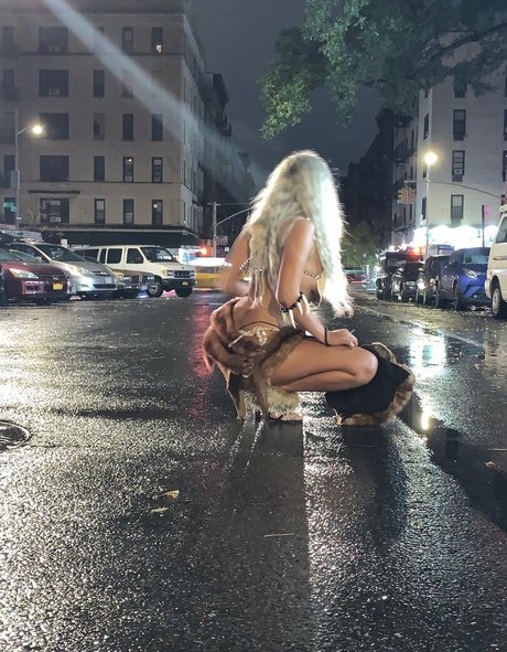 Merk Twain exclusive pornstar gallery