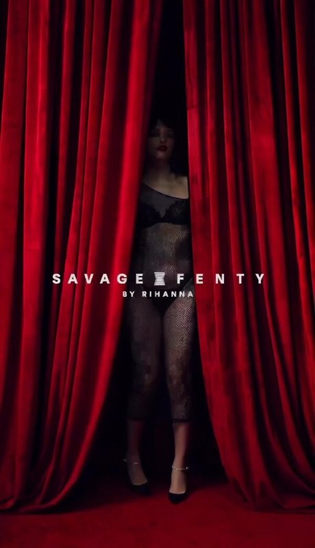 Olivia Cooke sexy star img