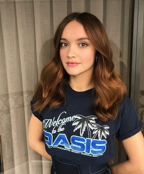 Olivia Cooke beautiful model picture