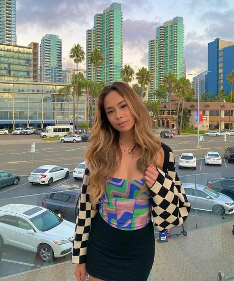 Buhnny nudes star gallery