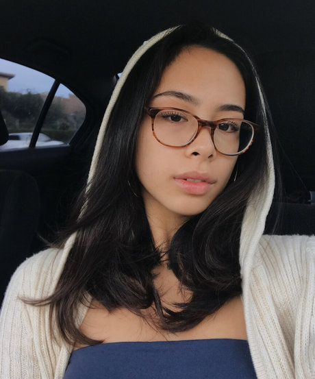 Buhnny model xxx photos