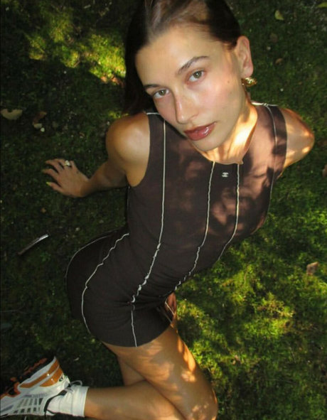 Hailey Baldwin Bieber exclusive star pic