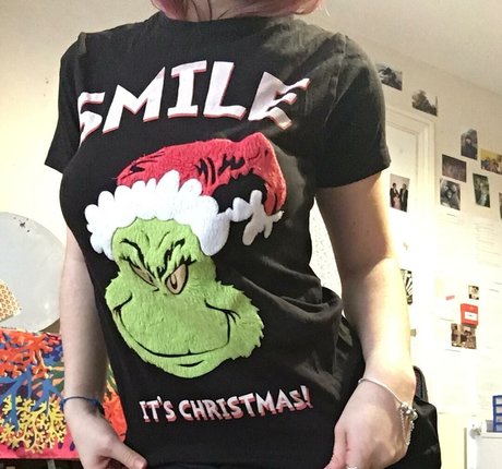 Miss Manganese ASMR model pornographic img