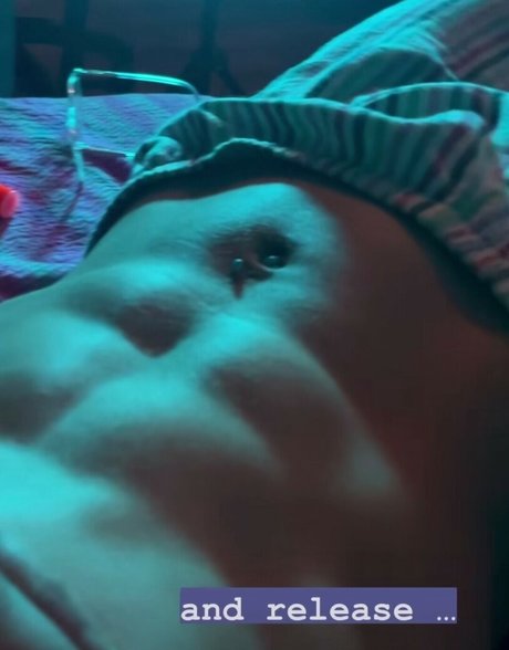 Miss Manganese ASMR star photo