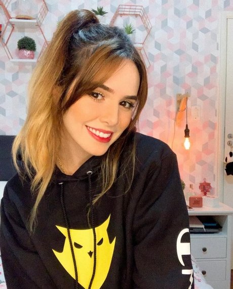 Showliana nudes star photo