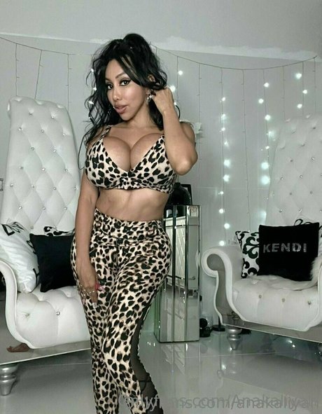 expanding kaliyah sexy actress archive