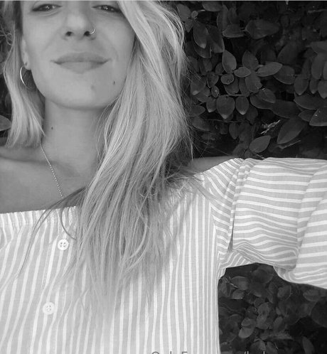 babecrazyy model porn pic