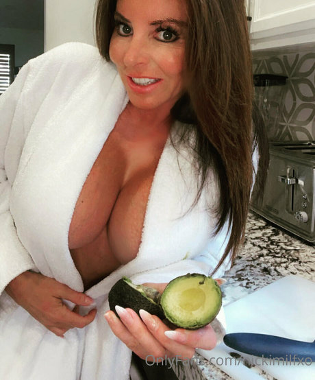 nickimammasol model nudes pictures