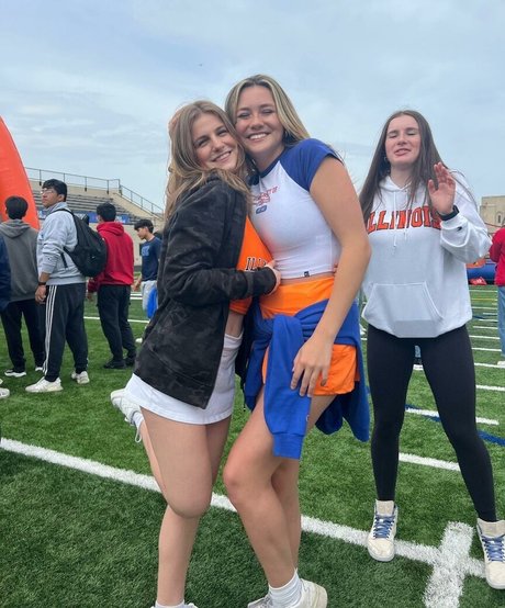 Bela S model free photo