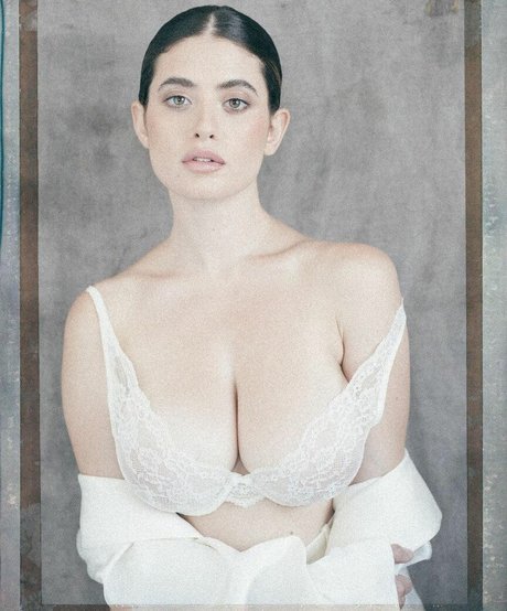 Anna Pittureri star adult image