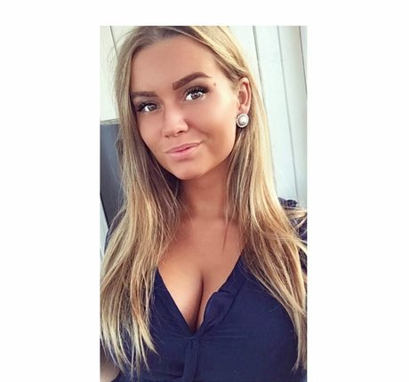 Alma Tandrup naked pornstar images