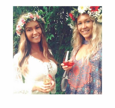 Alma Tandrup adult model photos