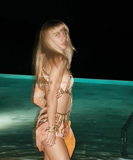 Eda Zamanpur pornstar exclusive gallery