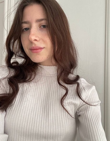 miareeed perfect model img