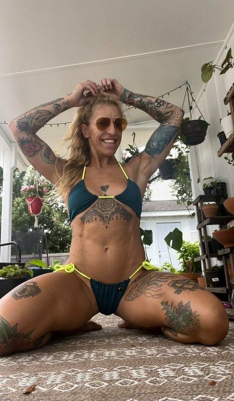 Suburban Gypsy model hd photos