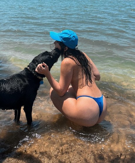 Strawbitty hot star photos