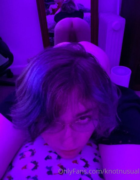 kasiorat naked model img